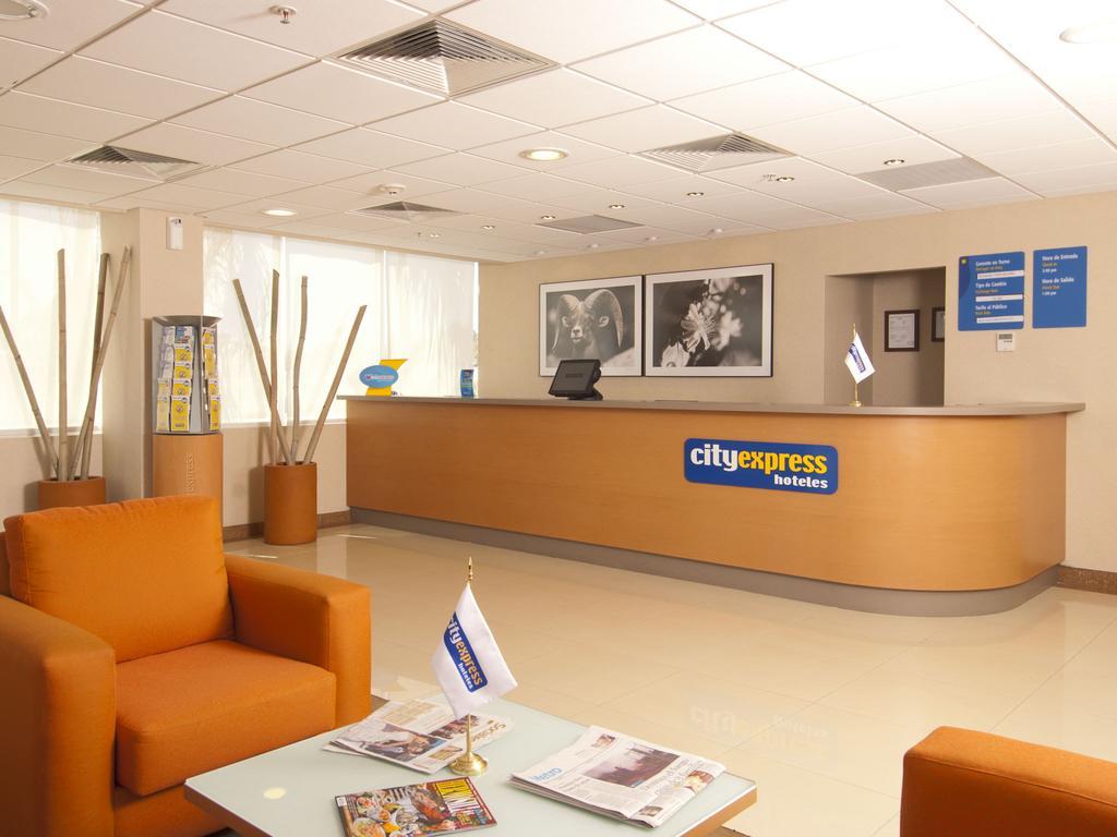 City Express Junior By Marriott San Luis Potosi Zona Industrial Dış mekan fotoğraf